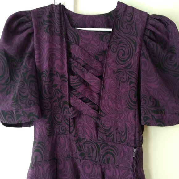 Handmade Mennonite Cape Dress 40"B 32"W Purple Old Colony Lattice Bodice - Picture 1 of 10